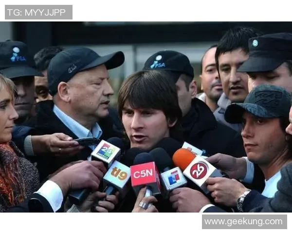 罗克地亚足球明星的辉煌历程与对世界足球的影响分析