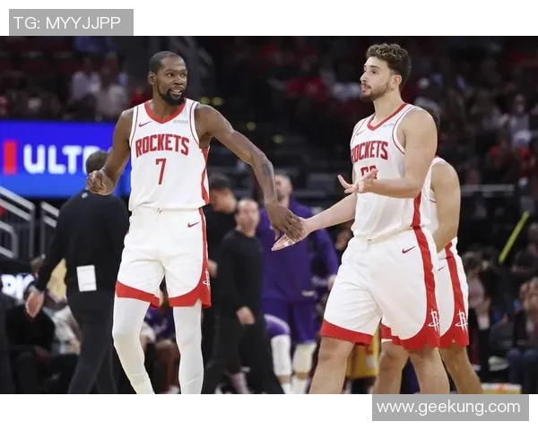 NBA魔术队与开拓者队激战正酣谁能在这场对决中笑到最后 NBA魔术队与开拓者队激战正酣谁能在这场对决中笑到最后